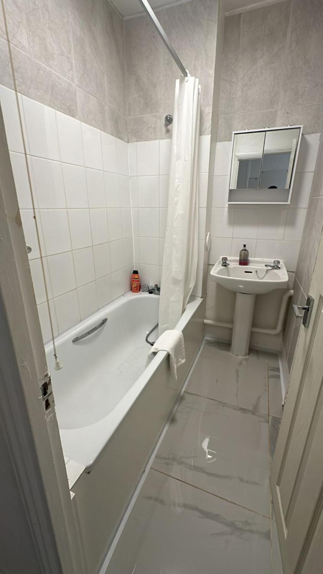 Ground Floor One Bedroom Flat Appartement Londen